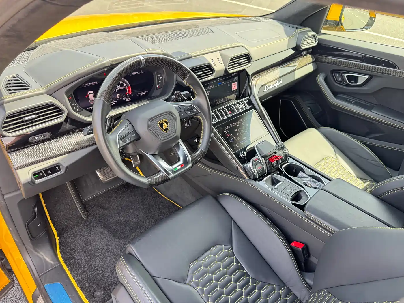 Lamborghini Urus 2021 4.0T V8 фото 11