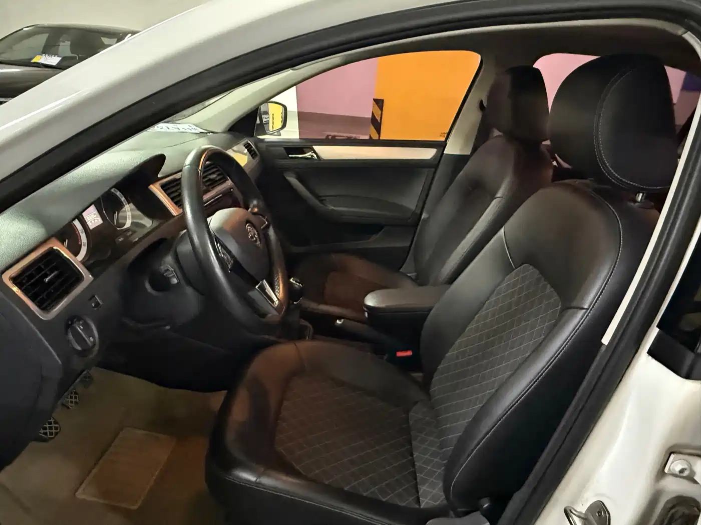 Škoda Rapid 2019 1.5L Manual Comfort China V фото 7