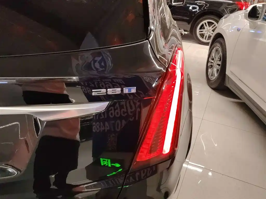 CADILLAC XT5
