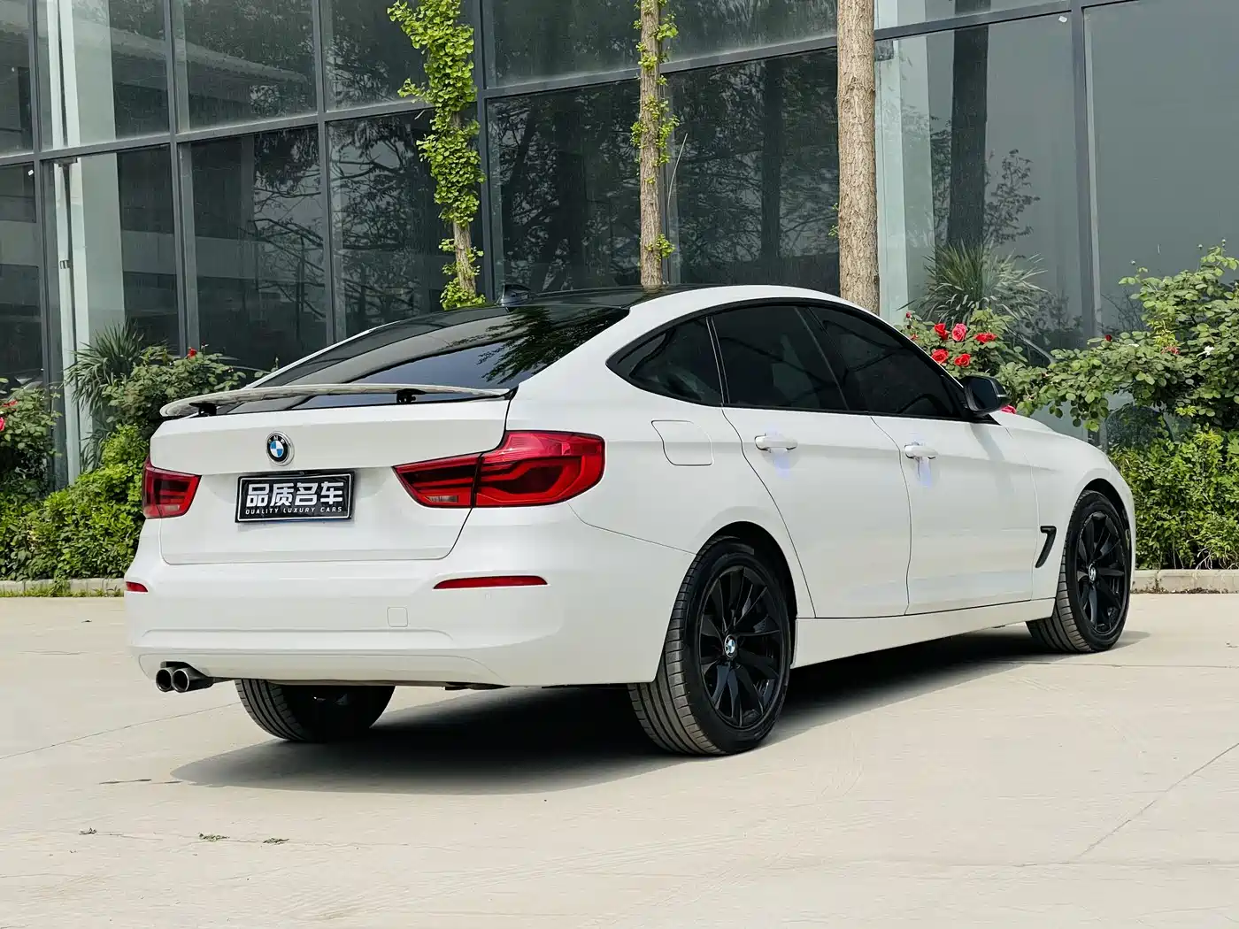 BMW 3 Series GT 2019 320i Fashion Model фото 15