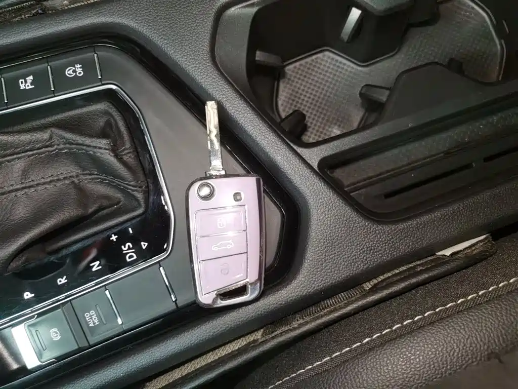 Volkswagen Tiguan L 2022 330TSI Auto 2WD R-Line Premium Edition фото 9