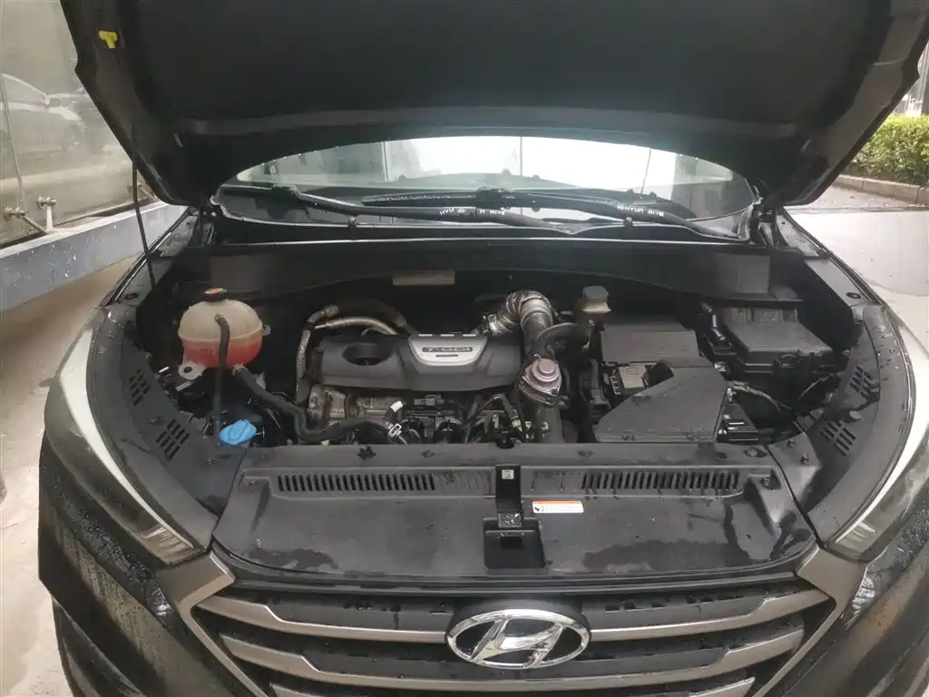 Hyundai Tucson 2018 1.6T DCT 2WD 15th Anniversary Special Edition фото 20
