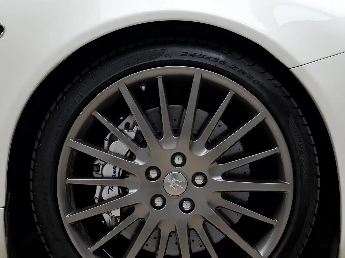 Maserati Quattroporte 2012 2010 4.7L Sport Edition