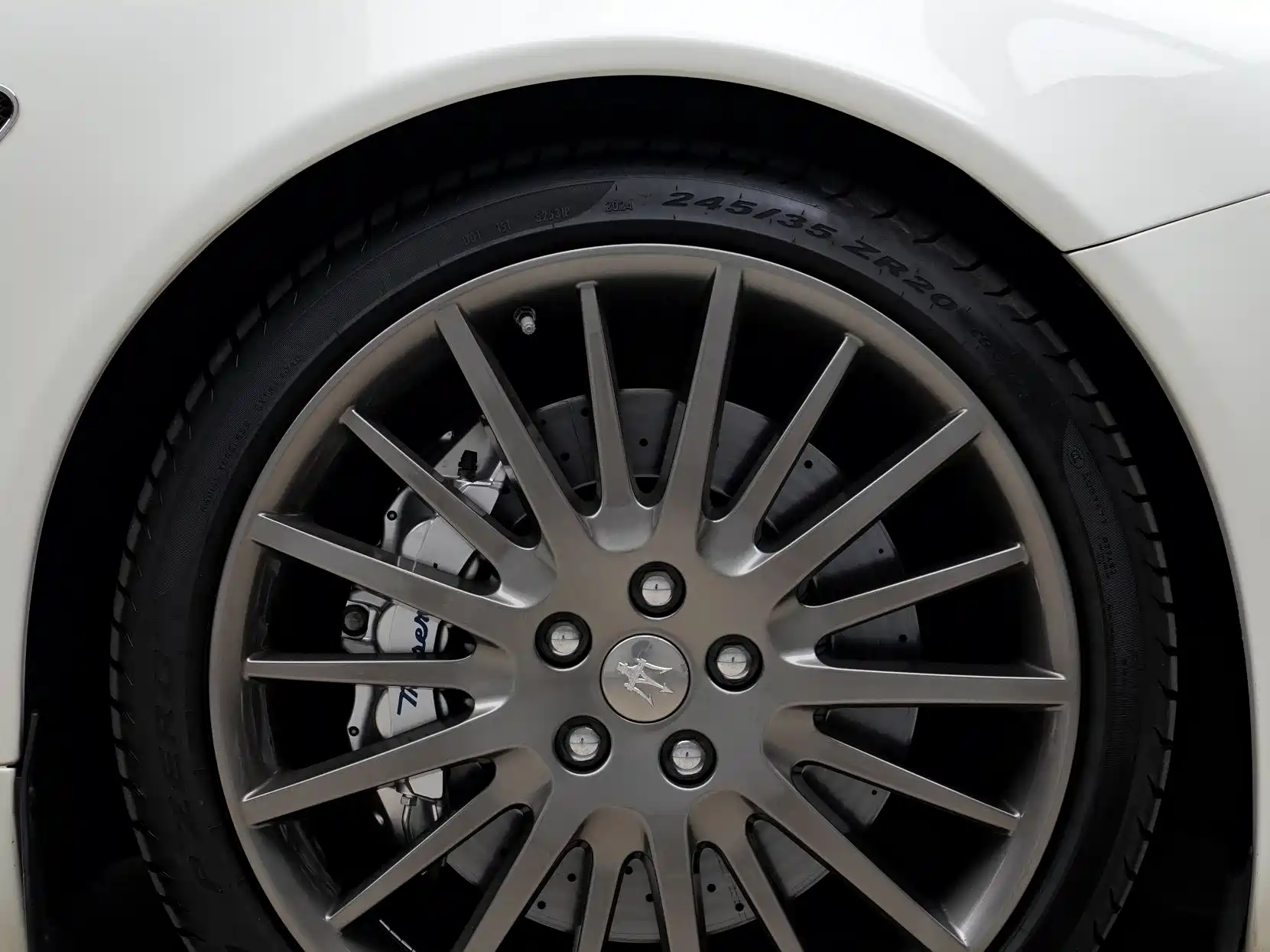 Photo 4 - Maserati Quattroporte