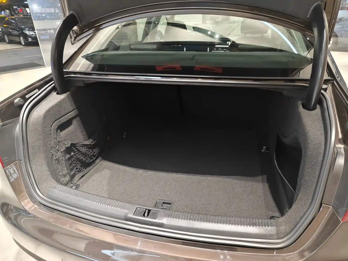 Audi A4L 2015 35 TFSI Auto Standard фото 11