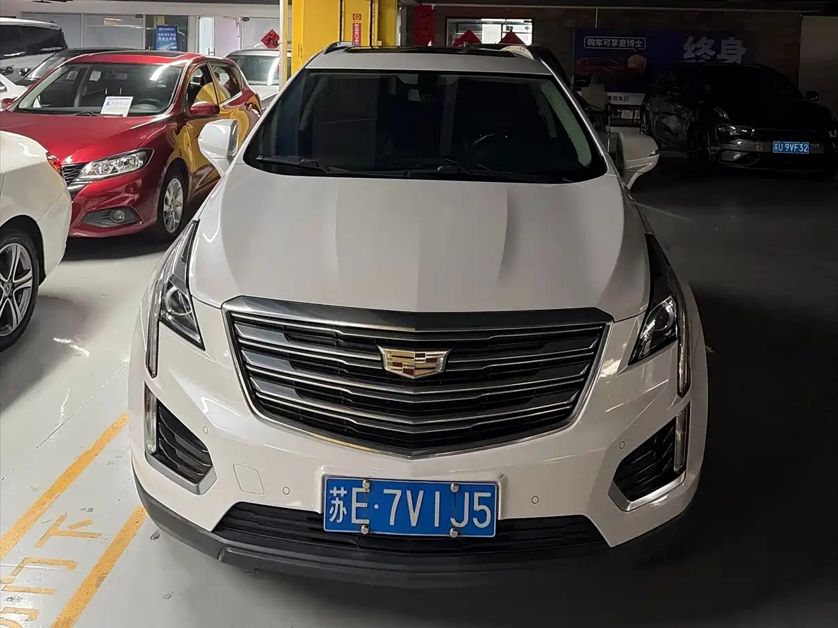 Cadillac XT5 2017 2016 25T Luxury Model