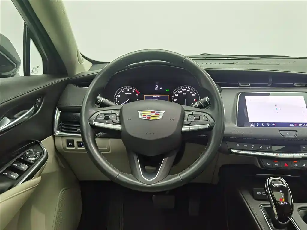 CADILLAC XT4