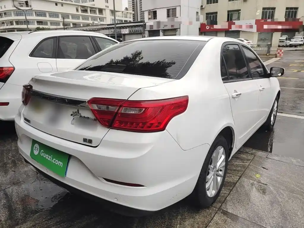Фото 7 - Geely Vision