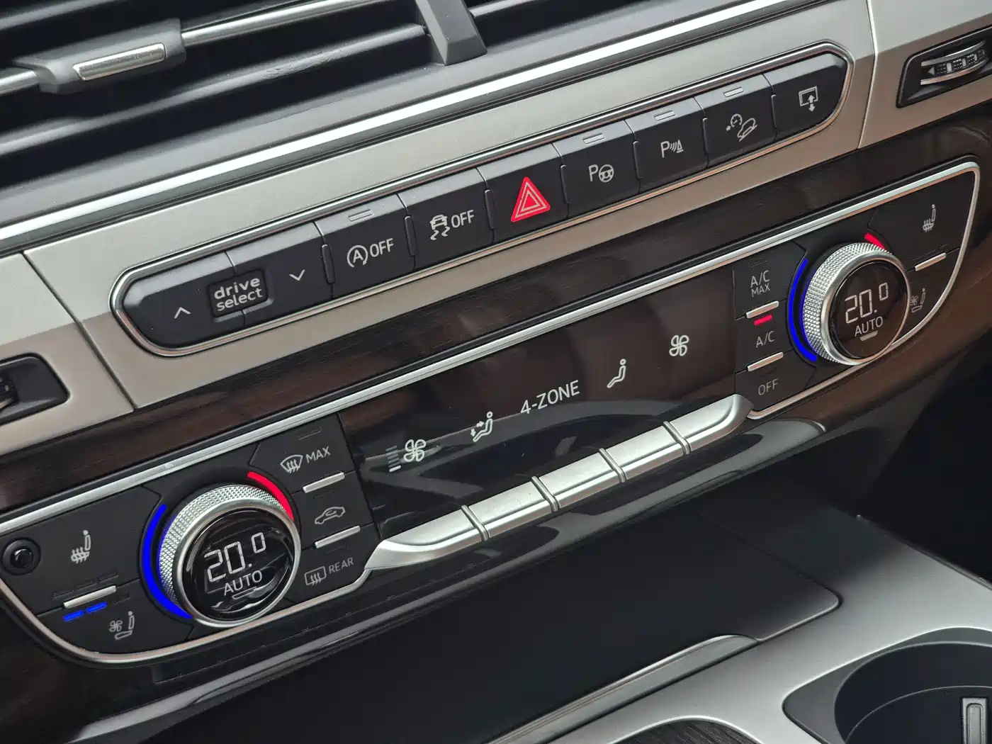 Photo 21 - Audi Q7