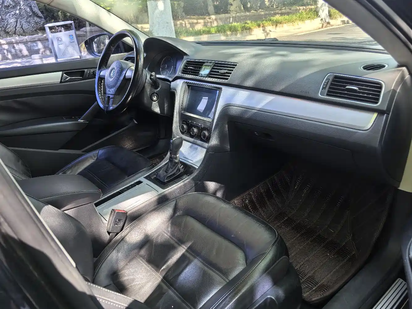 Photo 10 - Volkswagen Passat