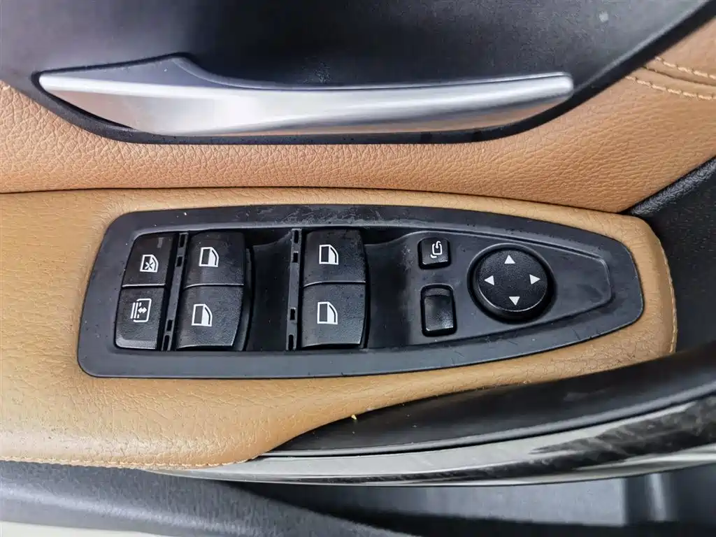 BMW 3 Series 2016 320Li Luxury Design Package фото 9