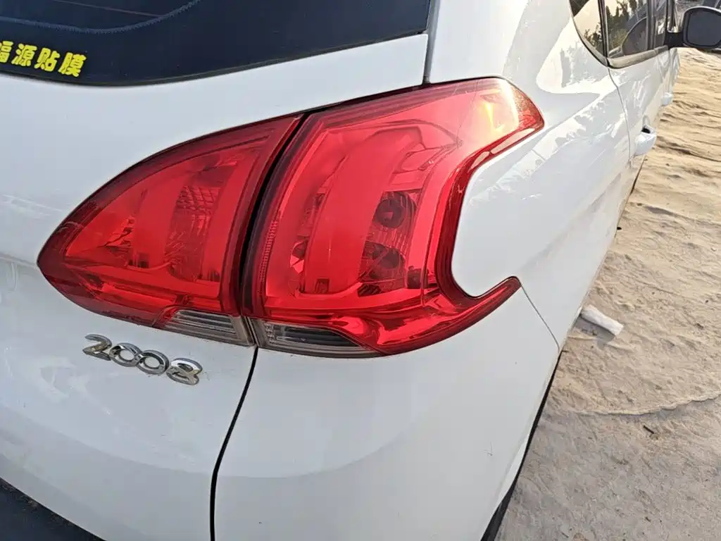 صورة 24 - Peugeot 2008