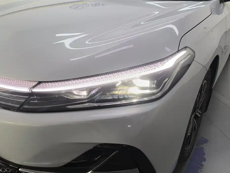 Geely Galaxy Galaxy A7 2025 EM-i 70km Luxury Edition фото 5