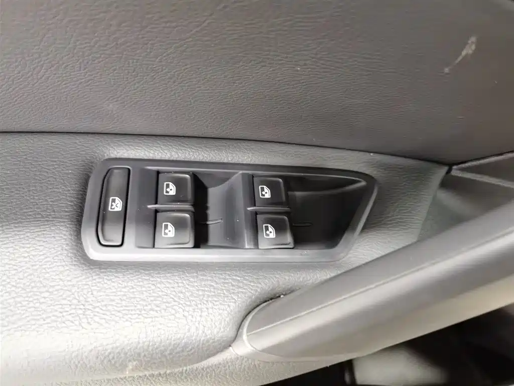 Volkswagen Passat 2017 330TSI DSG Prestige фото 9