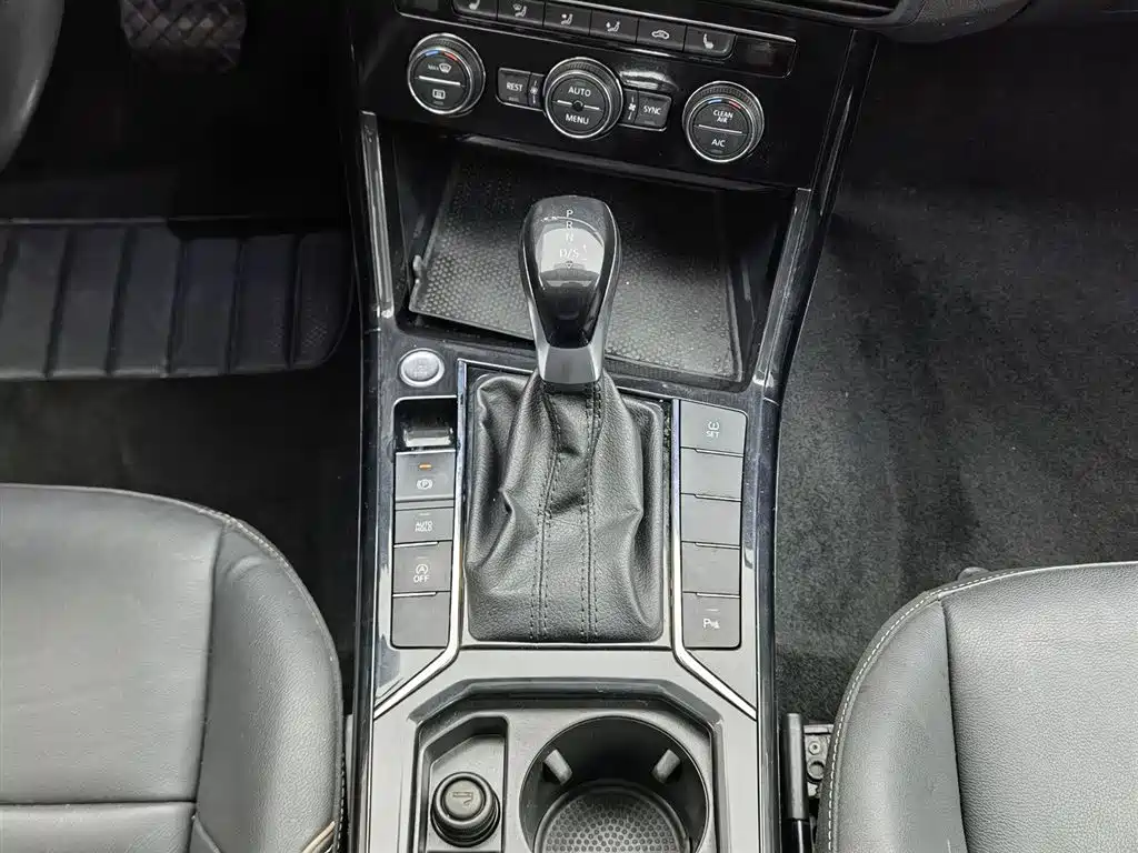 Volkswagen Passat 2019 330TSI Elite Version China VI фото 13