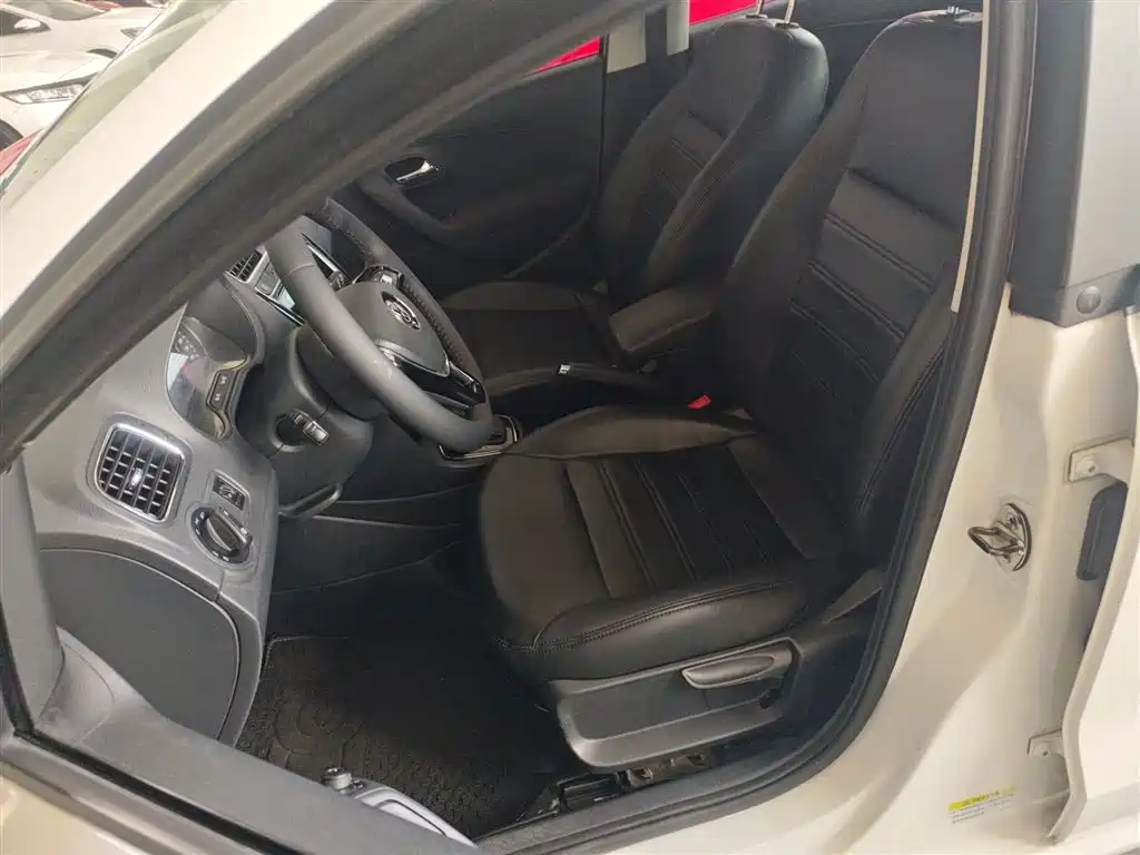 Volkswagen Polo 2018 1.5L Auto Comfort фото 15