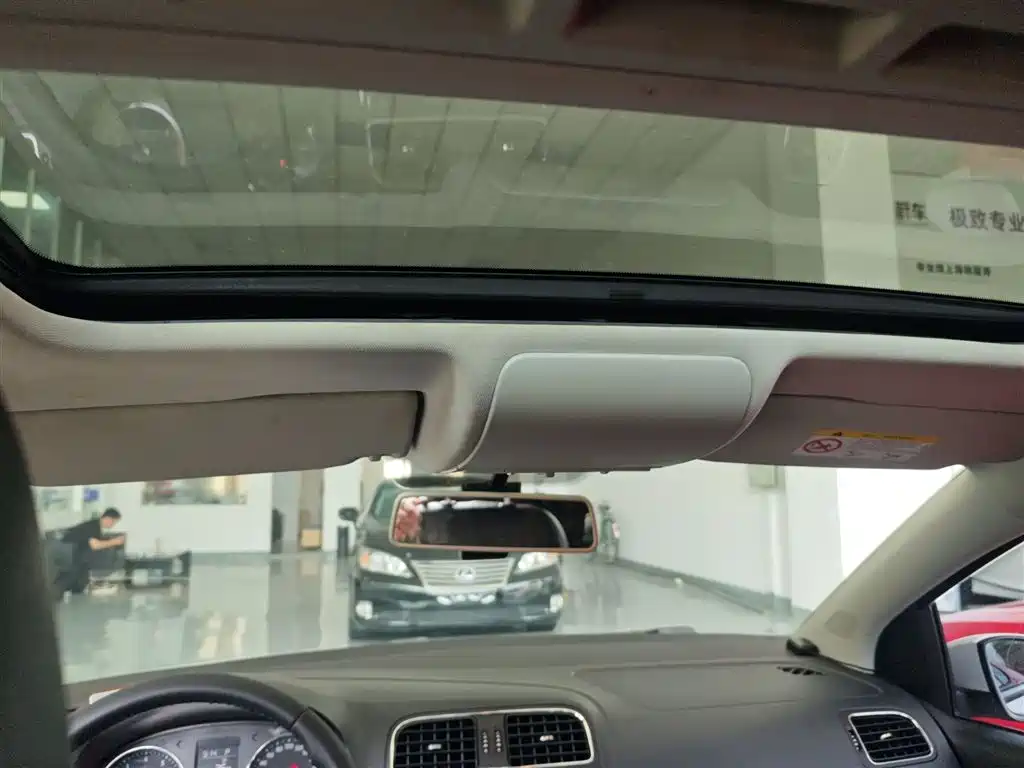Volkswagen Polo 2018 1.5L Auto Comfort фото 18