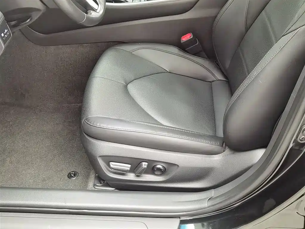 Toyota Avalon 2023 Hybrid 2.5L Luxury Edition фото 20