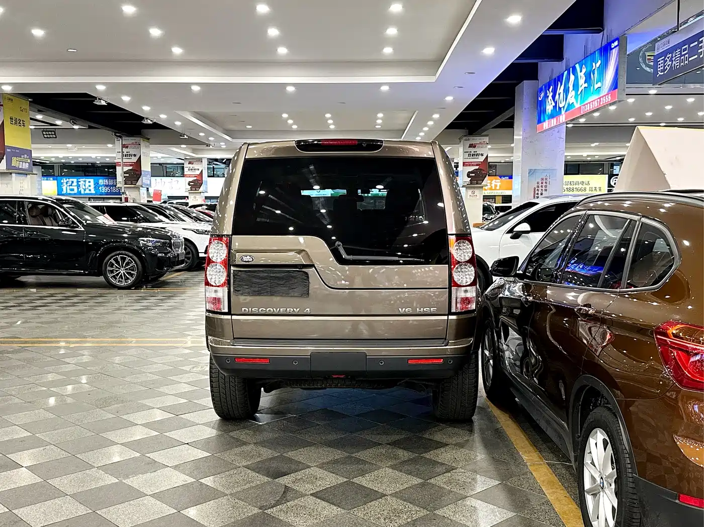 Land Rover Discovery 2011 4.0 V6 HSE фото 4