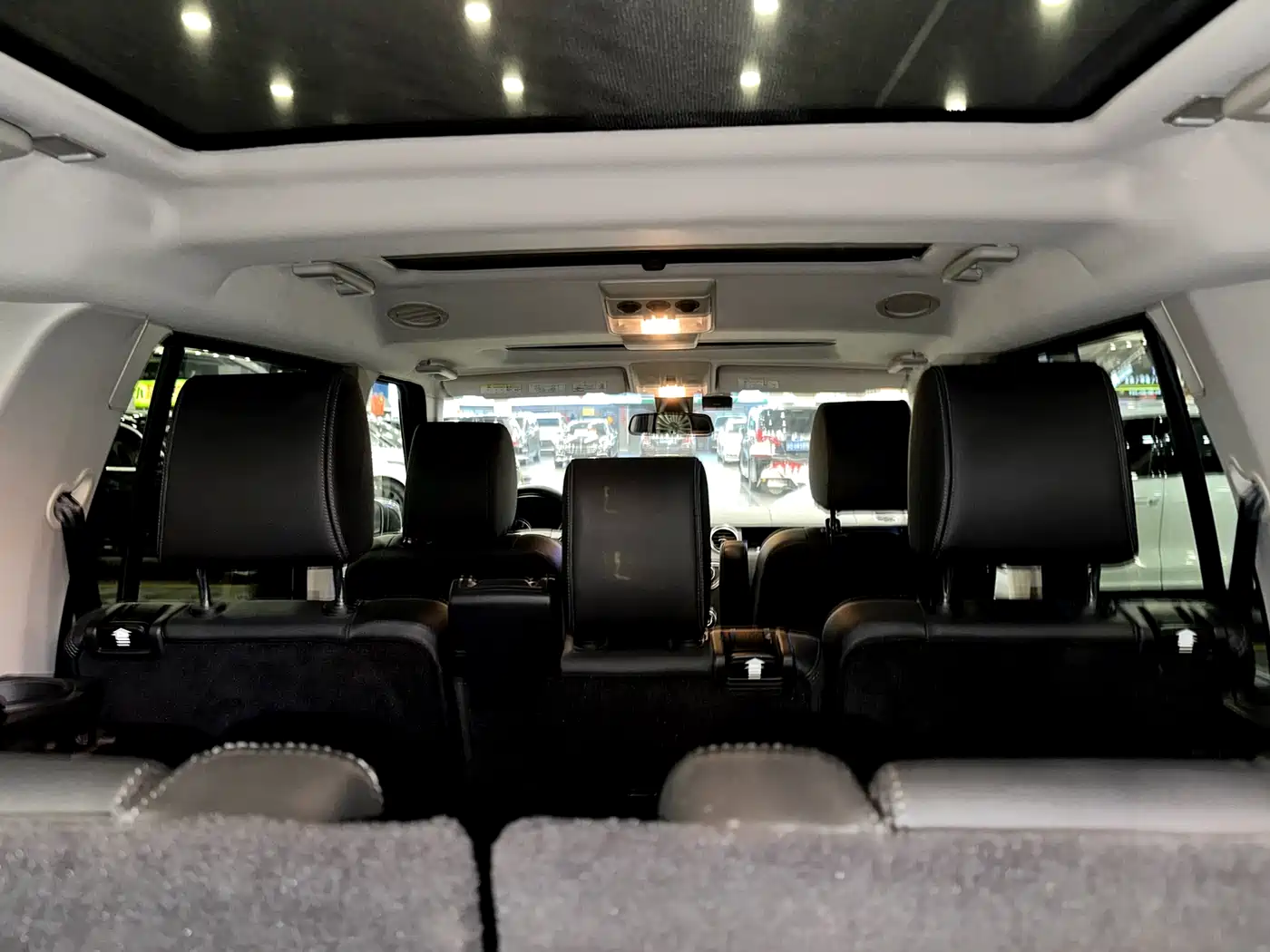 Land Rover Discovery 2011 4.0 V6 HSE фото 9