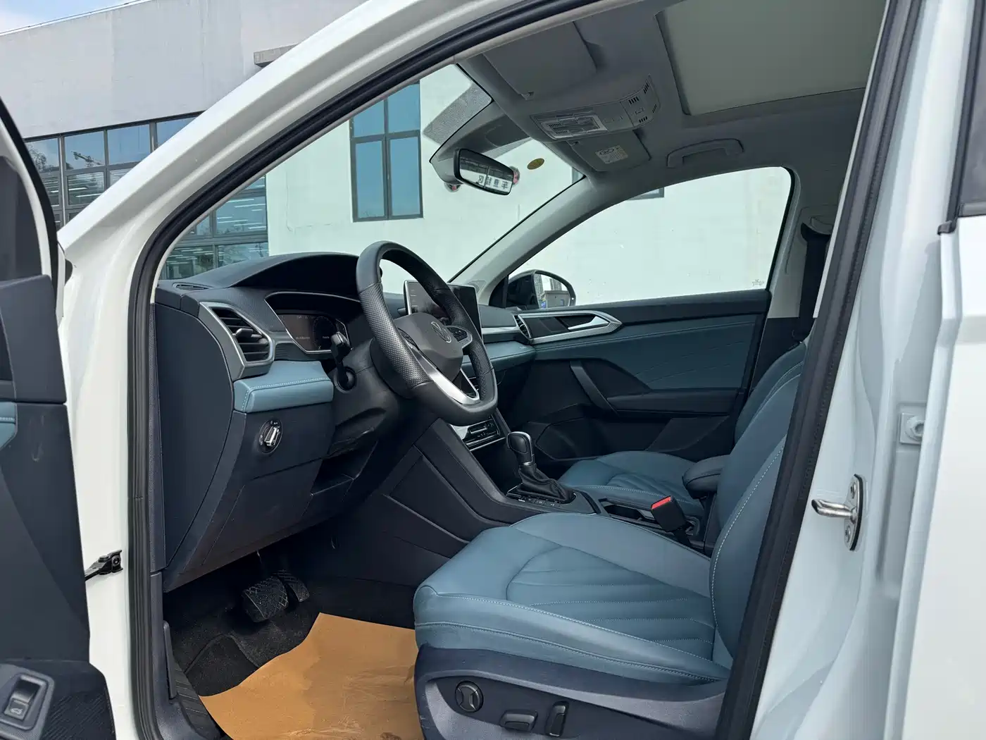 Volkswagen Tharu 2024 300TSI 2WD Moon Premium Edition фото 12