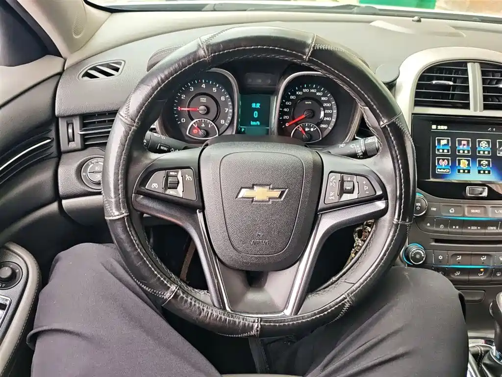 Chevrolet Malibu 2014 2.0L Automatic Luxury фото 11