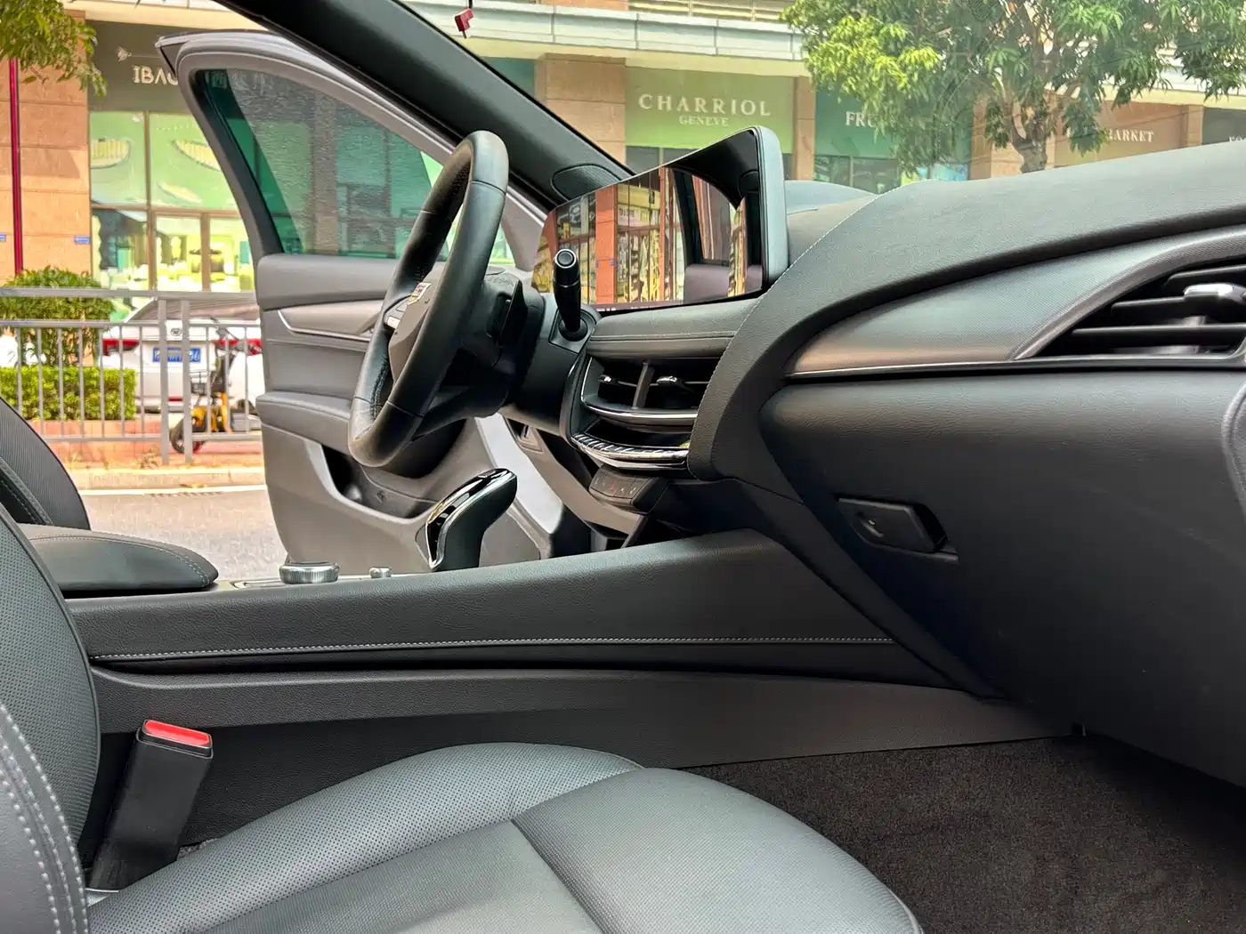 Cadillac CT5 2024 28T Luxury Model Pro фото 29