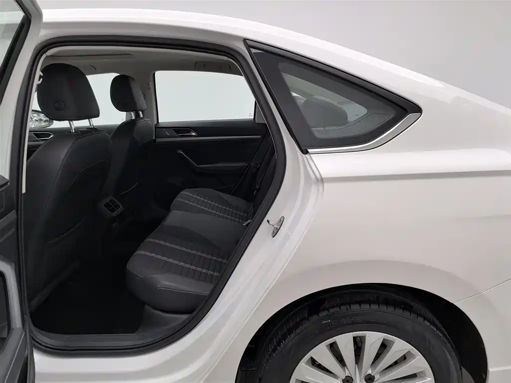 Volkswagen Lavida 2019 1.5L Manual Comfort Edition China VI фото 15