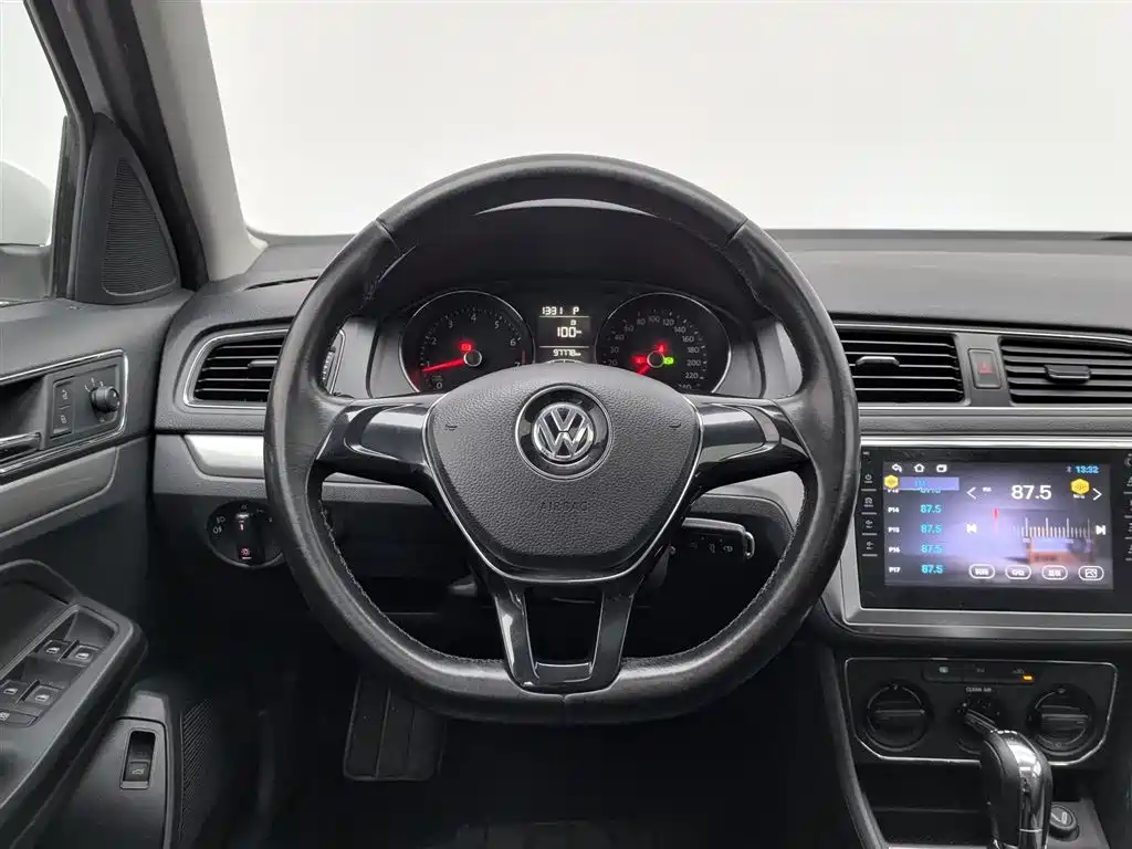 Volkswagen Lavida 2015 230TSI DSG Comfort Edition фото 11