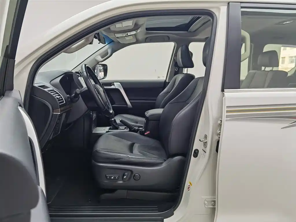 Toyota Prado 2018 3.5L Auto TX-L фото 10