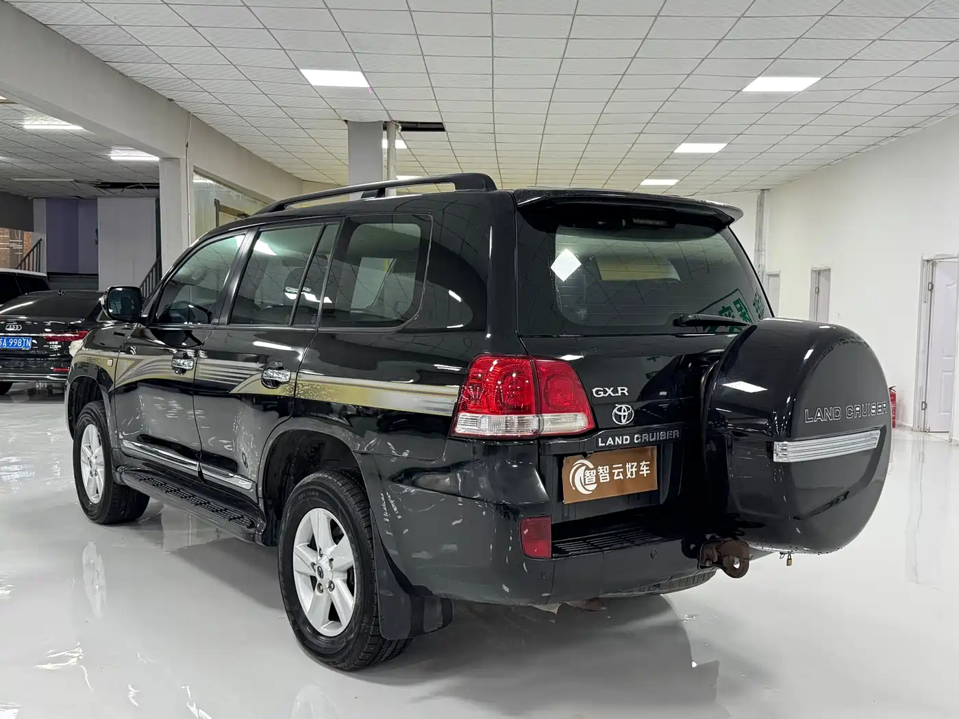 Photo 9 - Toyota Land Cruiser (Import)