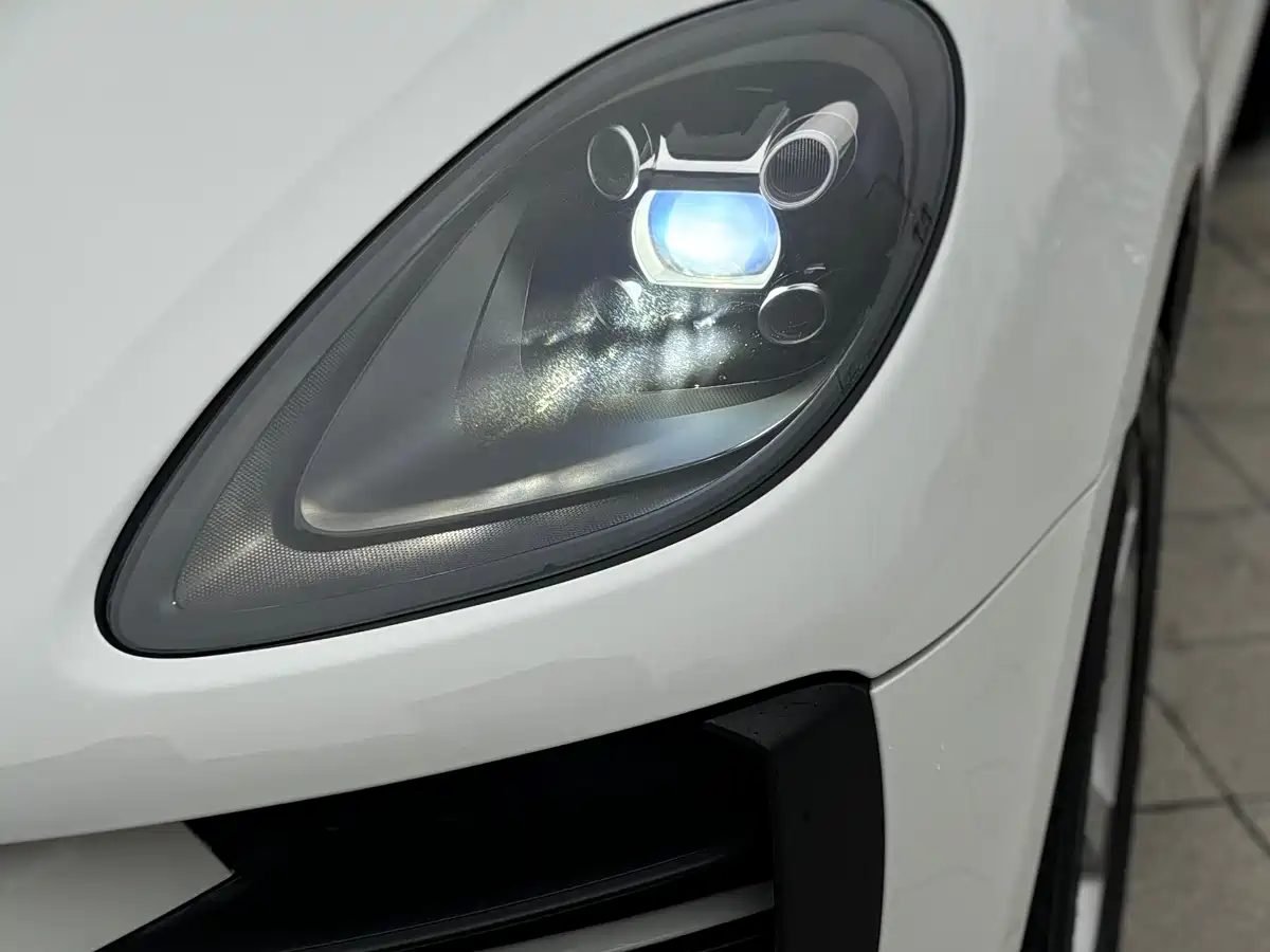Porsche Macan 2021 Macan 2.0T фото 18