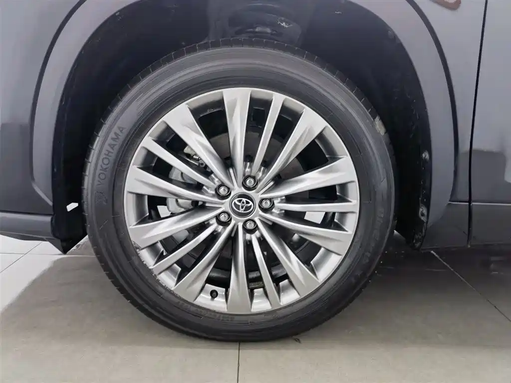 Toyota Highlander 2024 2.5L Smart Hybrid 4WD Luxury 7-seater фото 17