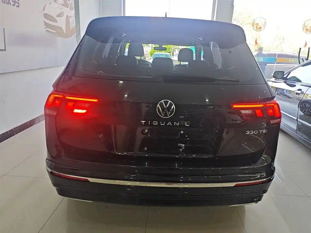 Volkswagen Tiguan L 2021 330TSI Automatic 2WD R-Line Premium фото 4