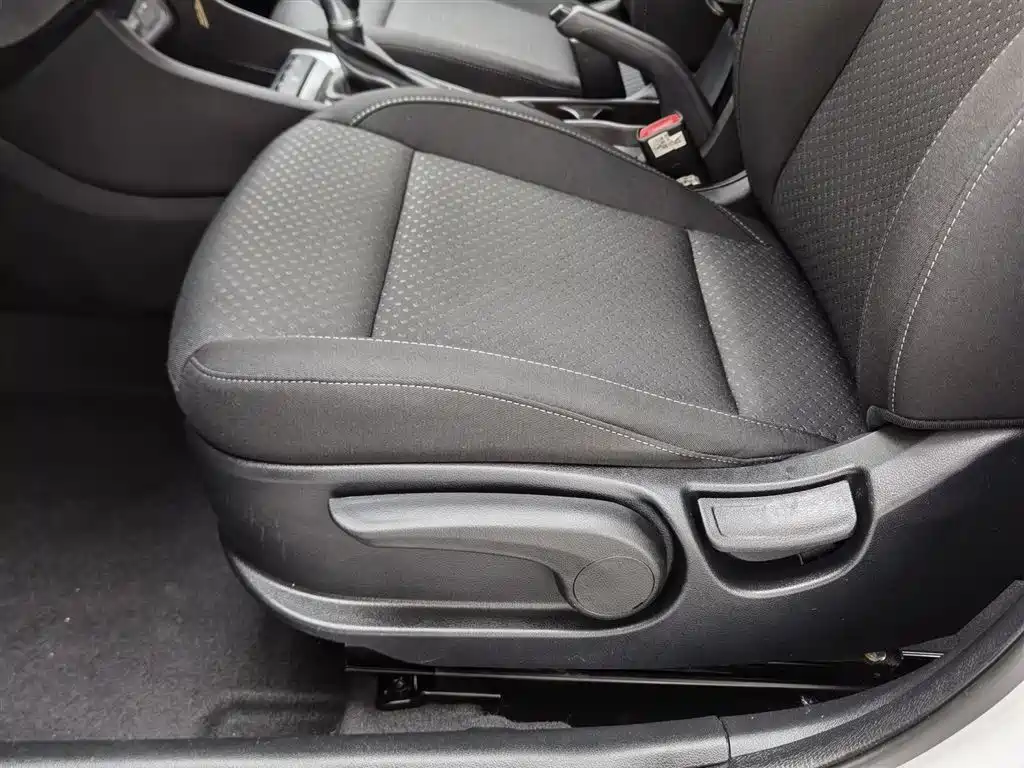Hyundai Elantra 2020 1.6L Auto GL Pleasing Edition фото 20