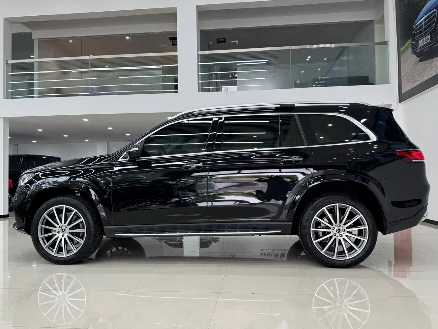 Mercedes-Benz GLS 2023 Facelift GLS 450 4MATIC Luxury фото 4