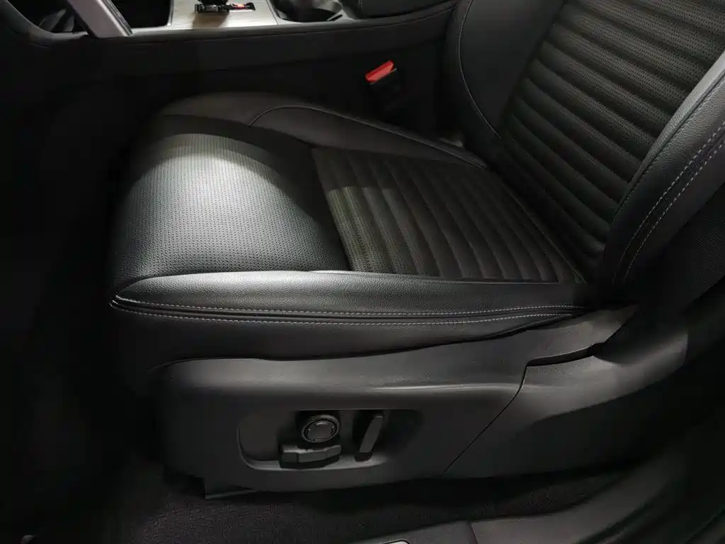 Land Rover Discovery Sport 2024 Performance Technology Edition фото 20