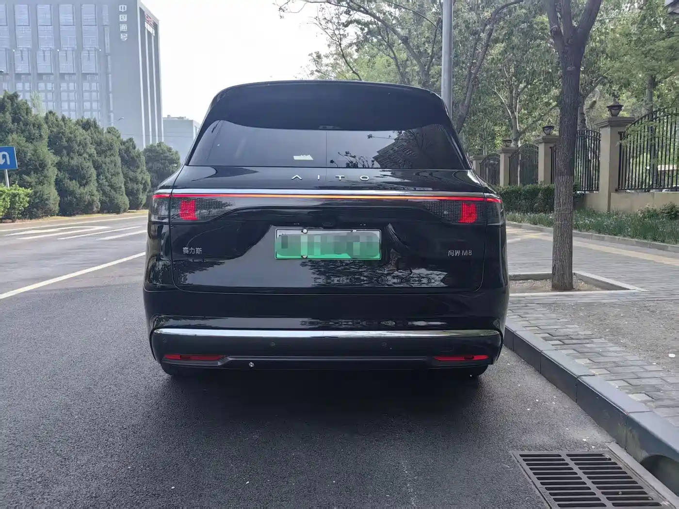 AITO Wenjie AITO M8 2025 Extended Range Ultra 53.4kWh 6-Seater фото 6