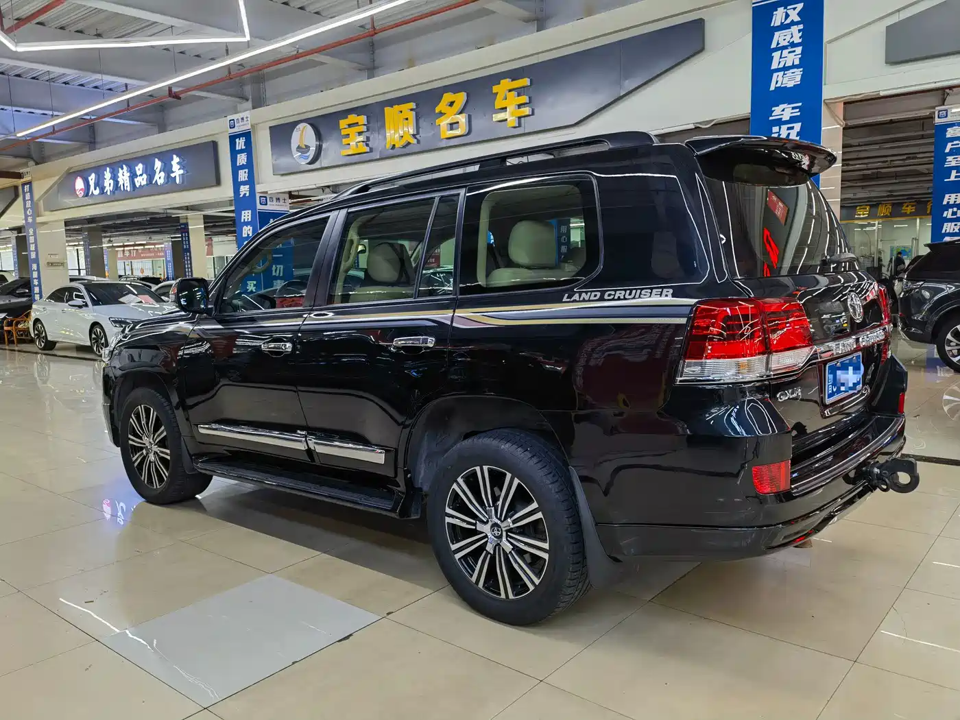 Toyota Land Cruiser (Import) 2016 2015 4.0L V6 Middle East Low Configuration Edition