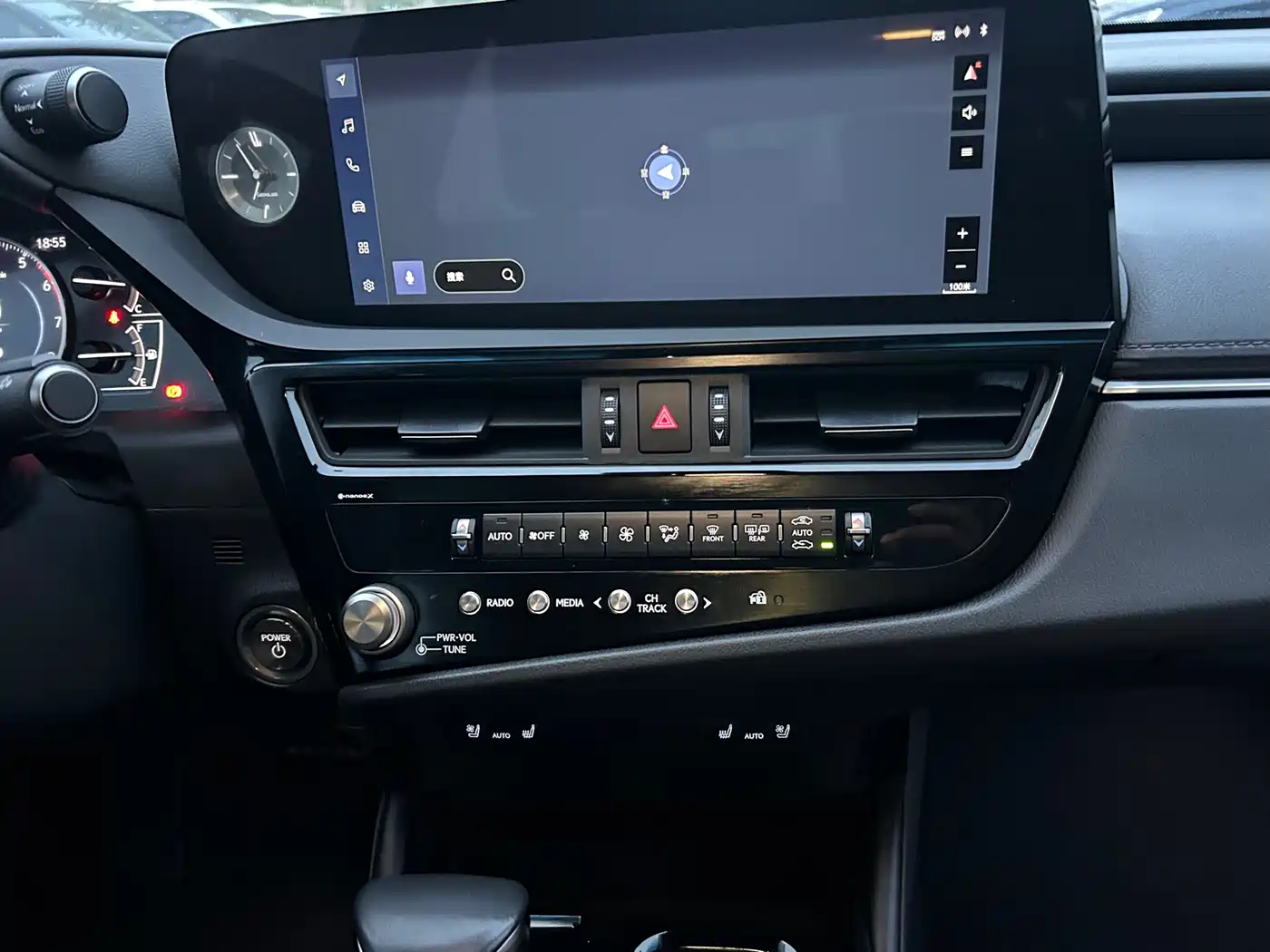 Lexus ES 2022 300h Ultimate Edition фото 13