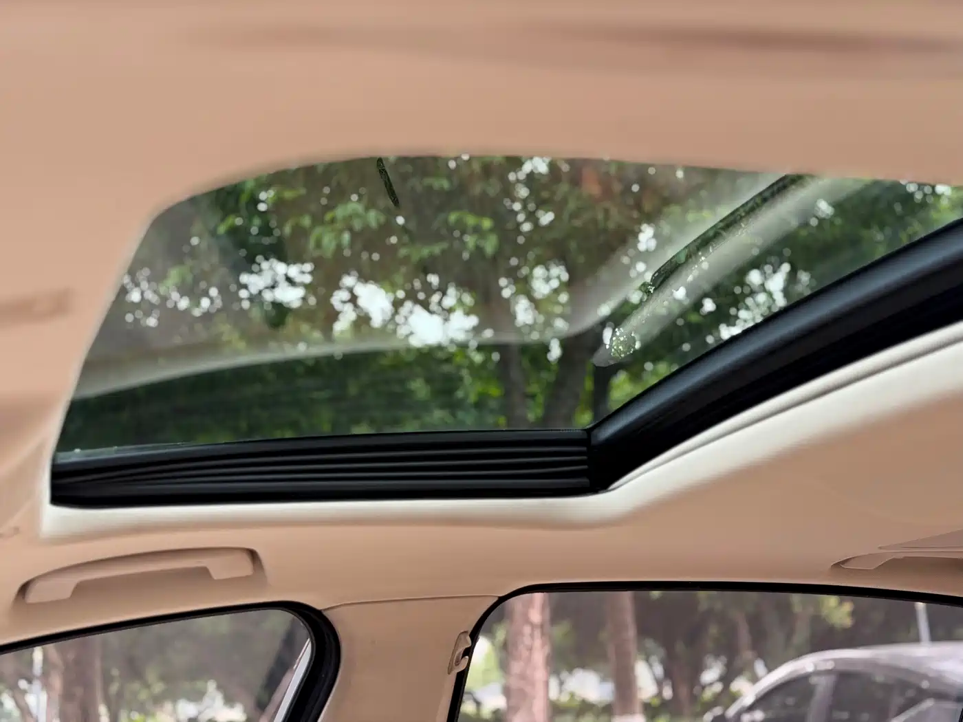 BMW 5 Series 2011 523Li Luxury фото 14