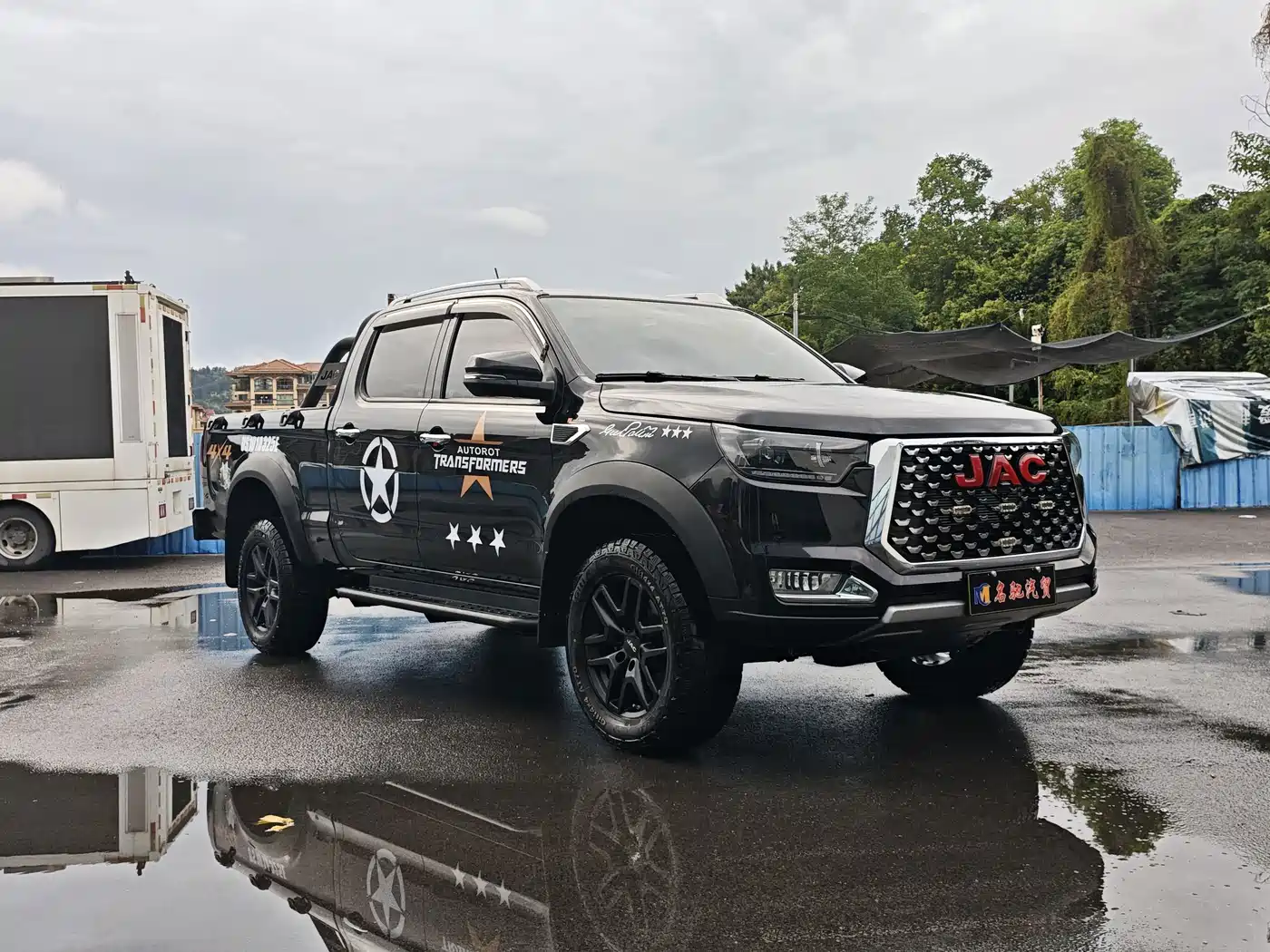 JAC Motors JAC T8 2025 2024 2.0T PRO Automatic Night Hawk Diesel 4WD Obsidian Edition Double Cab