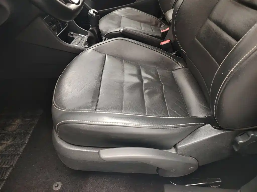 Volkswagen Lavida 2017 1.6L Manual Comfort Edition фото 20
