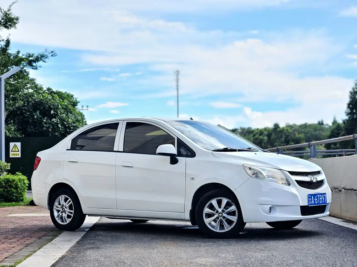 Chevrolet Sail 2013 2013 Sedan 1.4L AMT Premium Edition