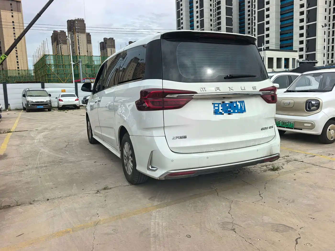 SAIC Maxus Maxus G20 2023 2023 ES 2.0T Gasoline Automatic Premium Edition
