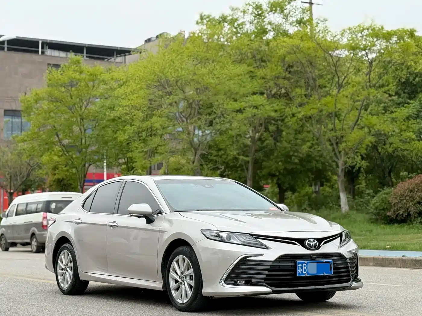 Toyota Camry 2021 2.0G Luxury Edition фото 3