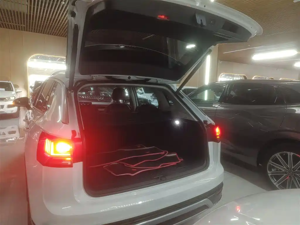 Volkswagen Tayron 2023 330TSI 2WD Luxury Plus Advanced Edition фото 12