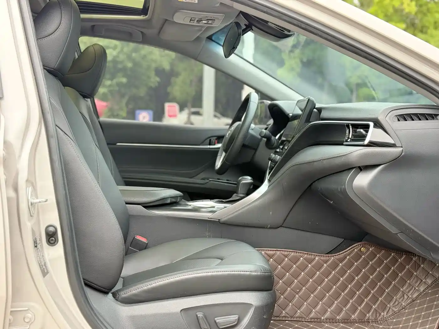 Toyota Camry 2021 2.0G Luxury Edition фото 11