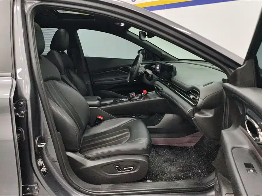 GAC Trumpchi Trumpchi Emkoo 2023 270T DCT J16 Edition фото 8