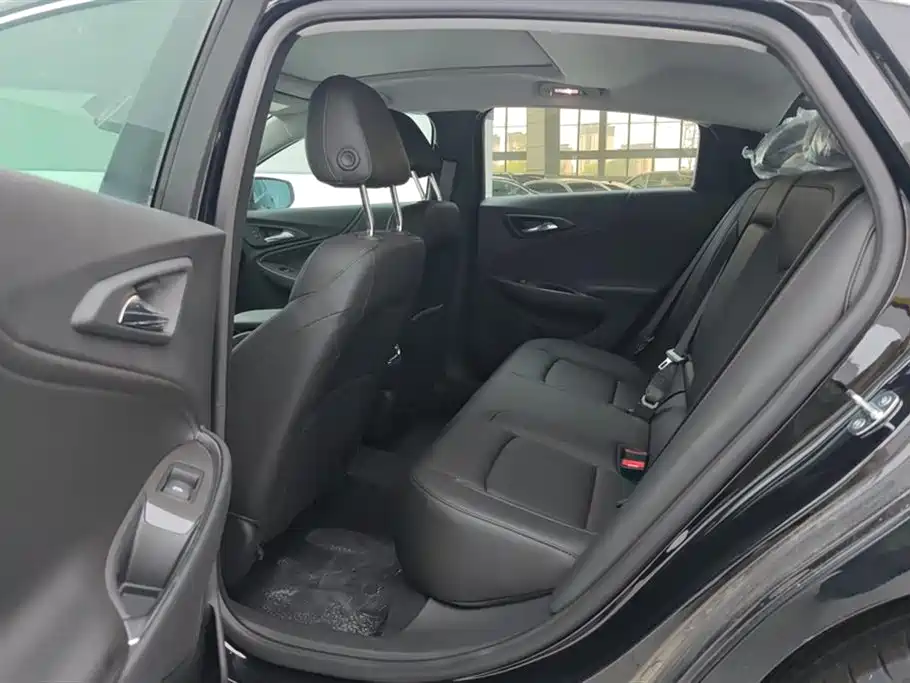 Chevrolet Malibu XL 2023 1.5T RS Edition фото 11
